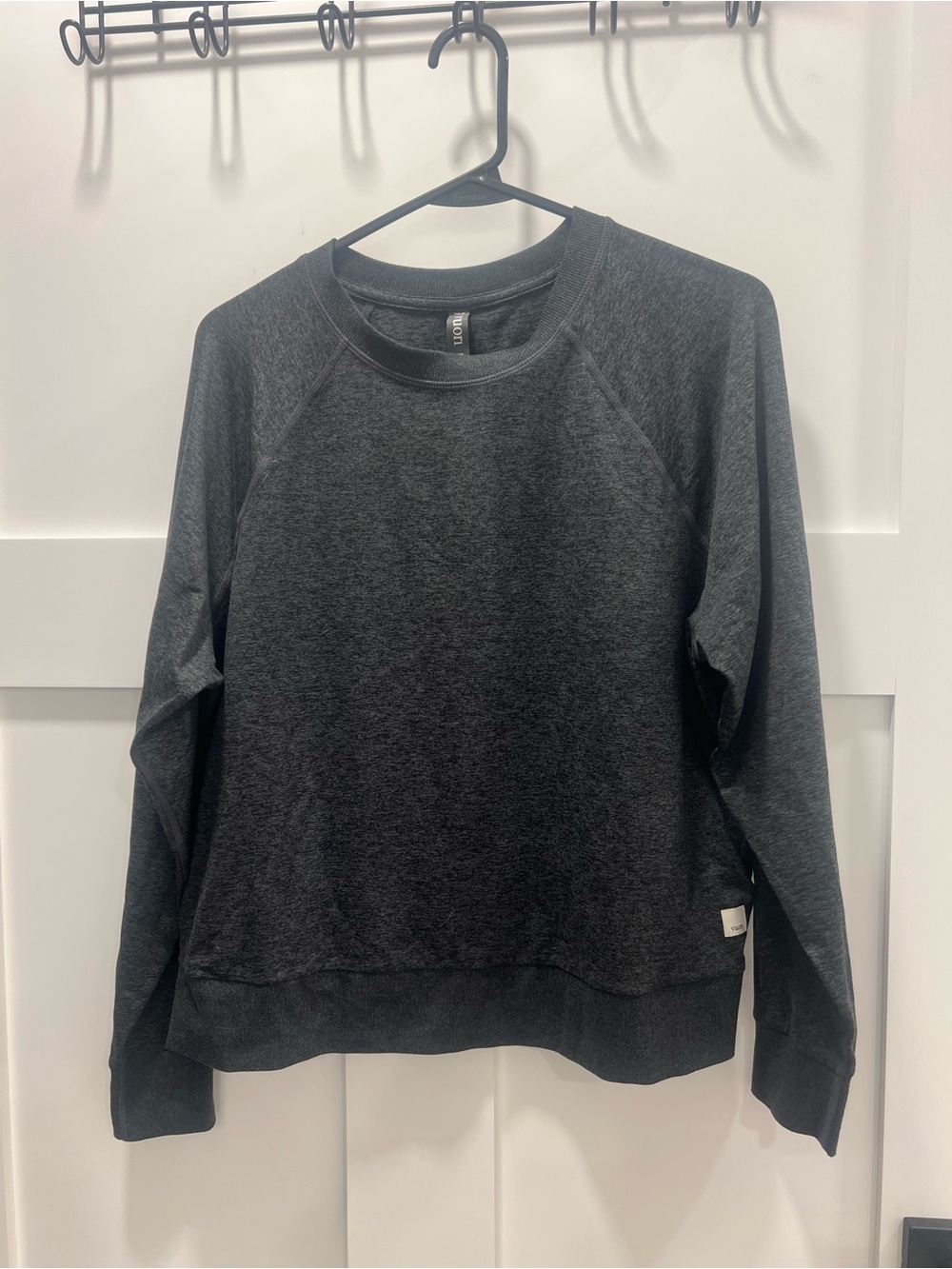 Vuori long sleeve halo crew